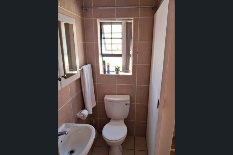 To Let 3 Bedroom Property for Rent in Island View Western Cape
